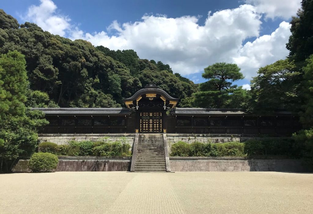 Tsukinowa no misasagi at Sennyu-ji.